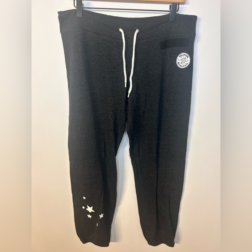 Monrow For Peloton Star Print Patch Jogger Sweatpants, Size Large